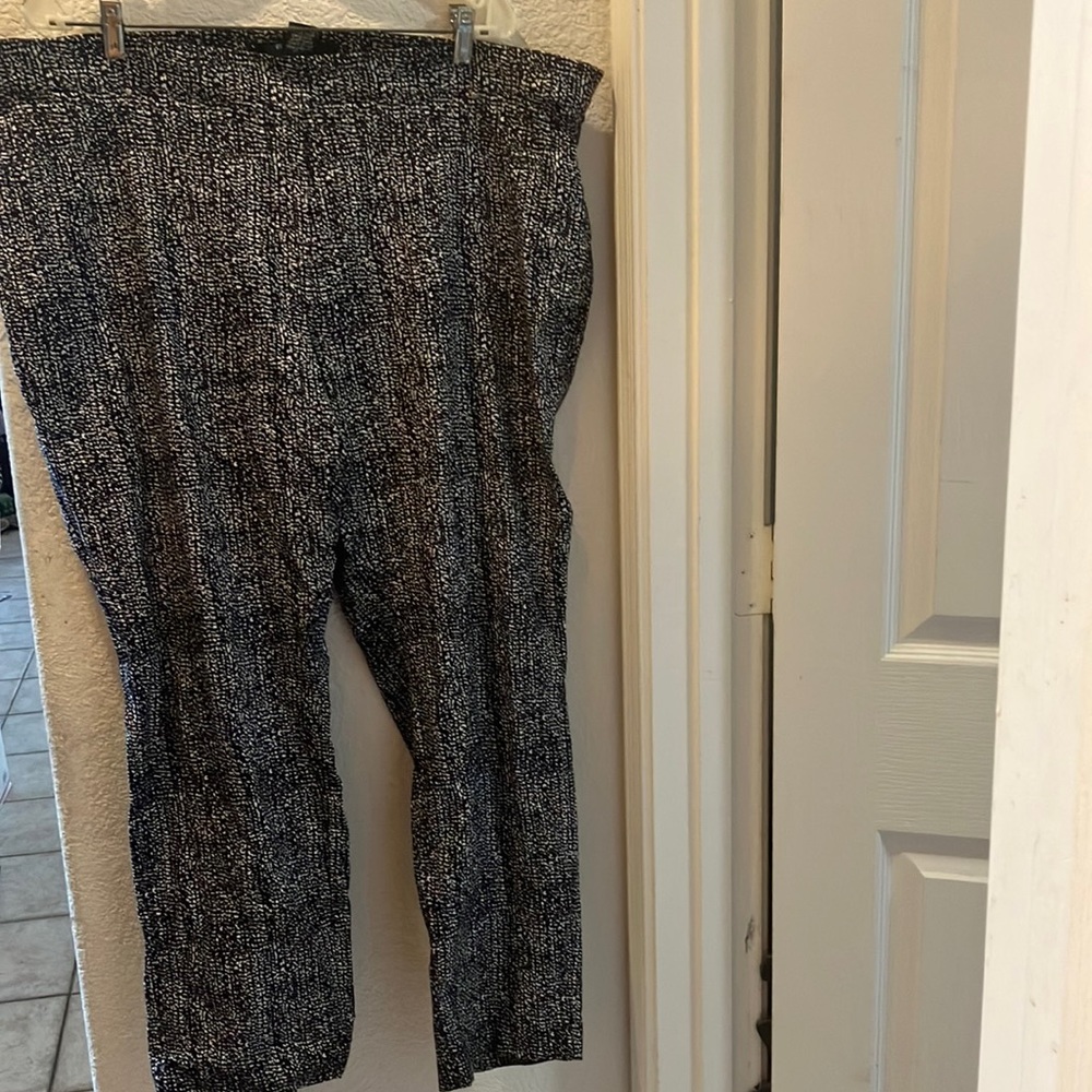 FINAL MARKDOWN 89th & Madison pull on slacks 22